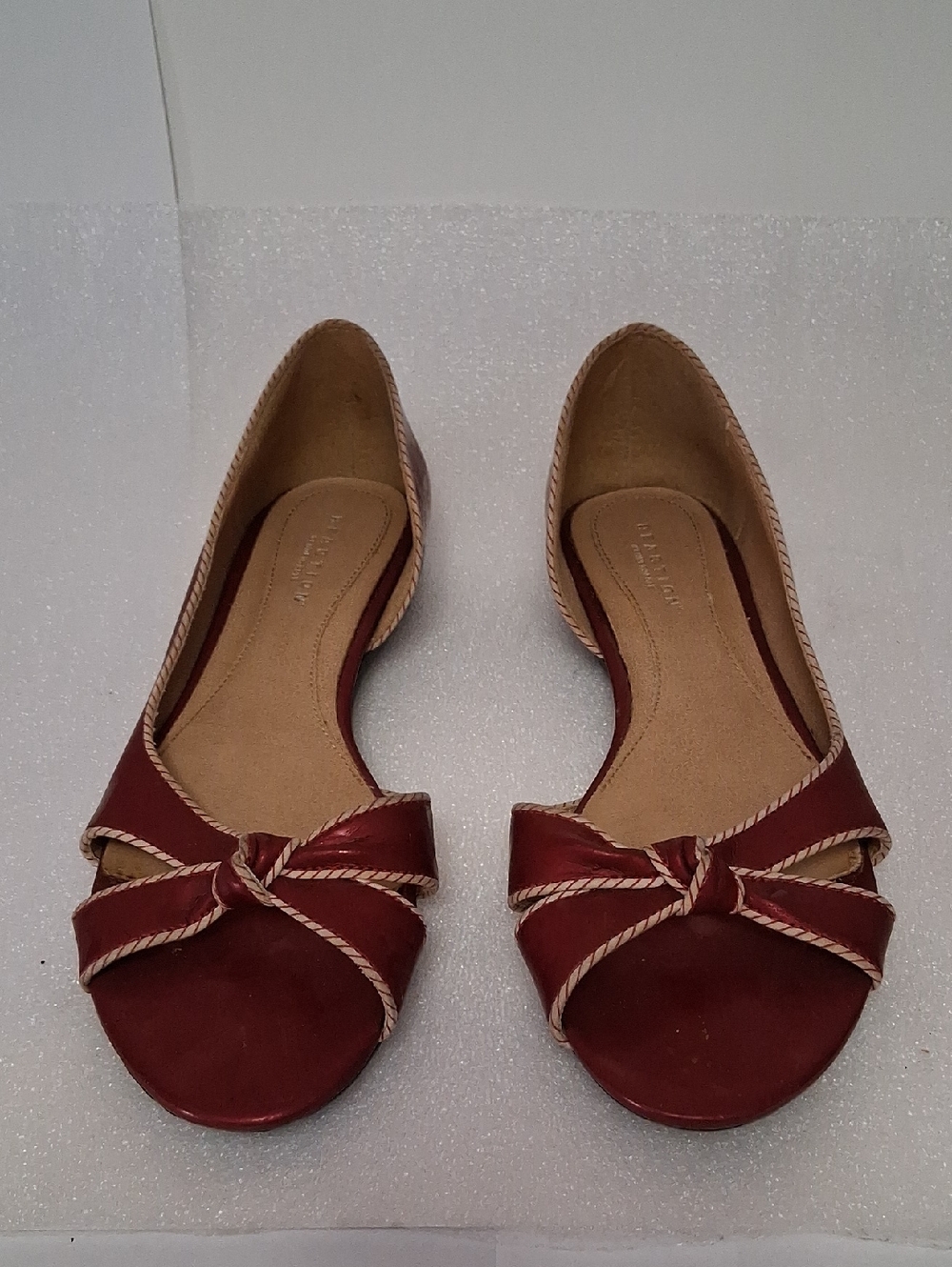 Kenneth Cole Reaction Burgundy Knot-Trim Peep-Toe Flats